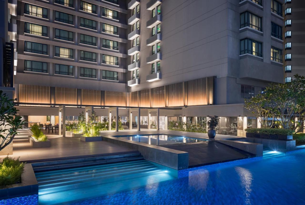 G Hotel Gurney George Town Exterior photo The hotel's pool