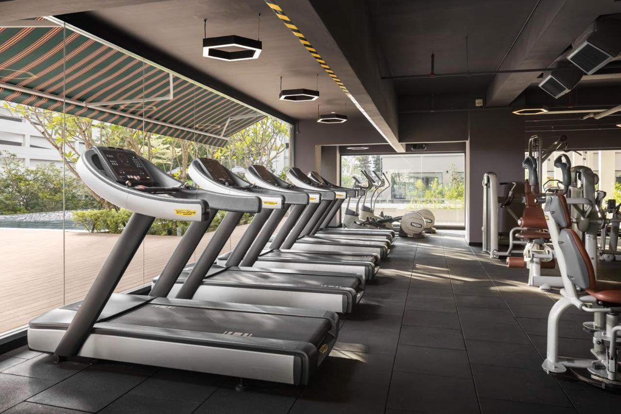 G Hotel Gurney George Town Exterior photo The gym at the hotel
