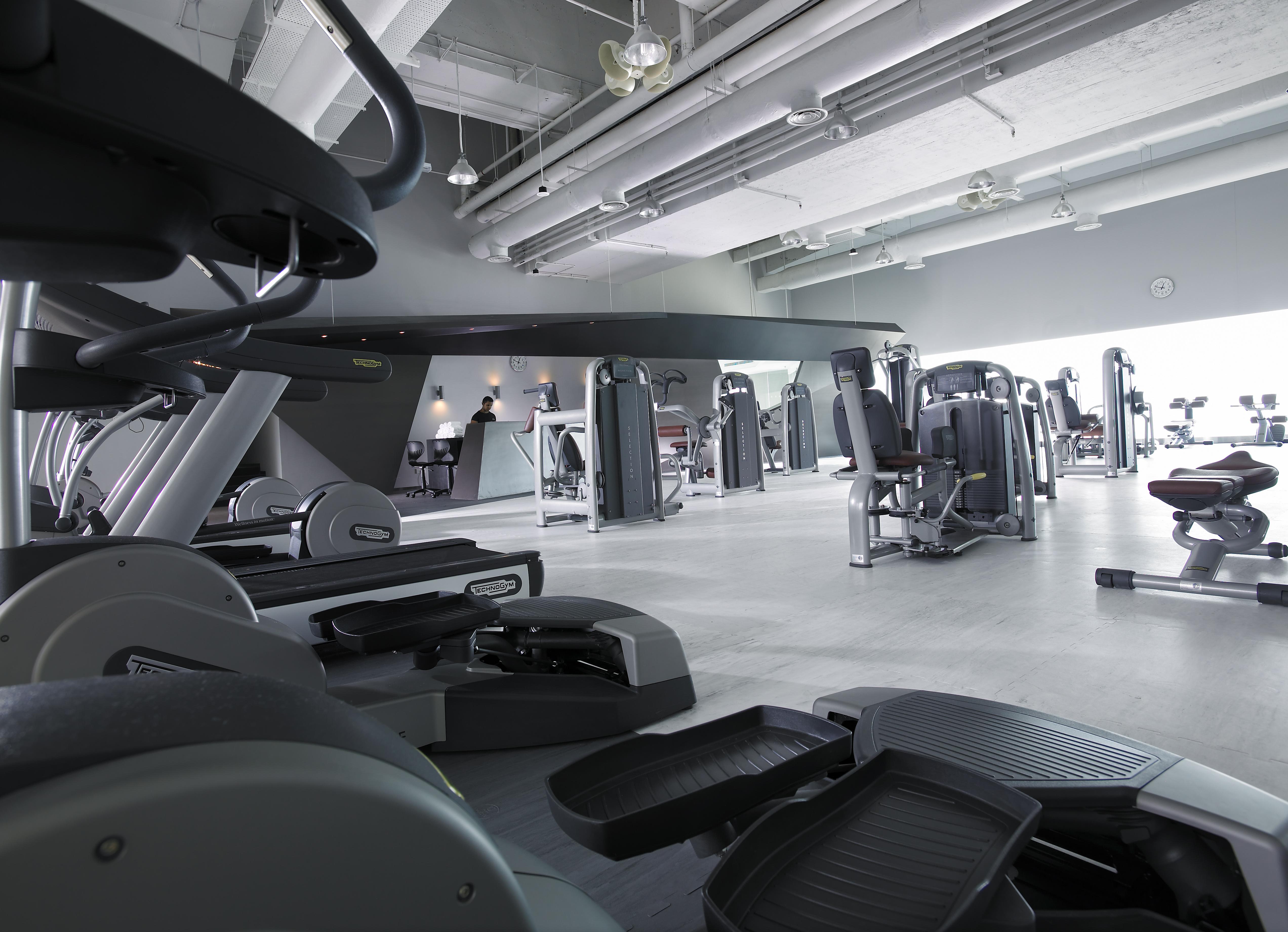 G Hotel Gurney George Town Exterior photo The gym at the London Hilton on Park Street