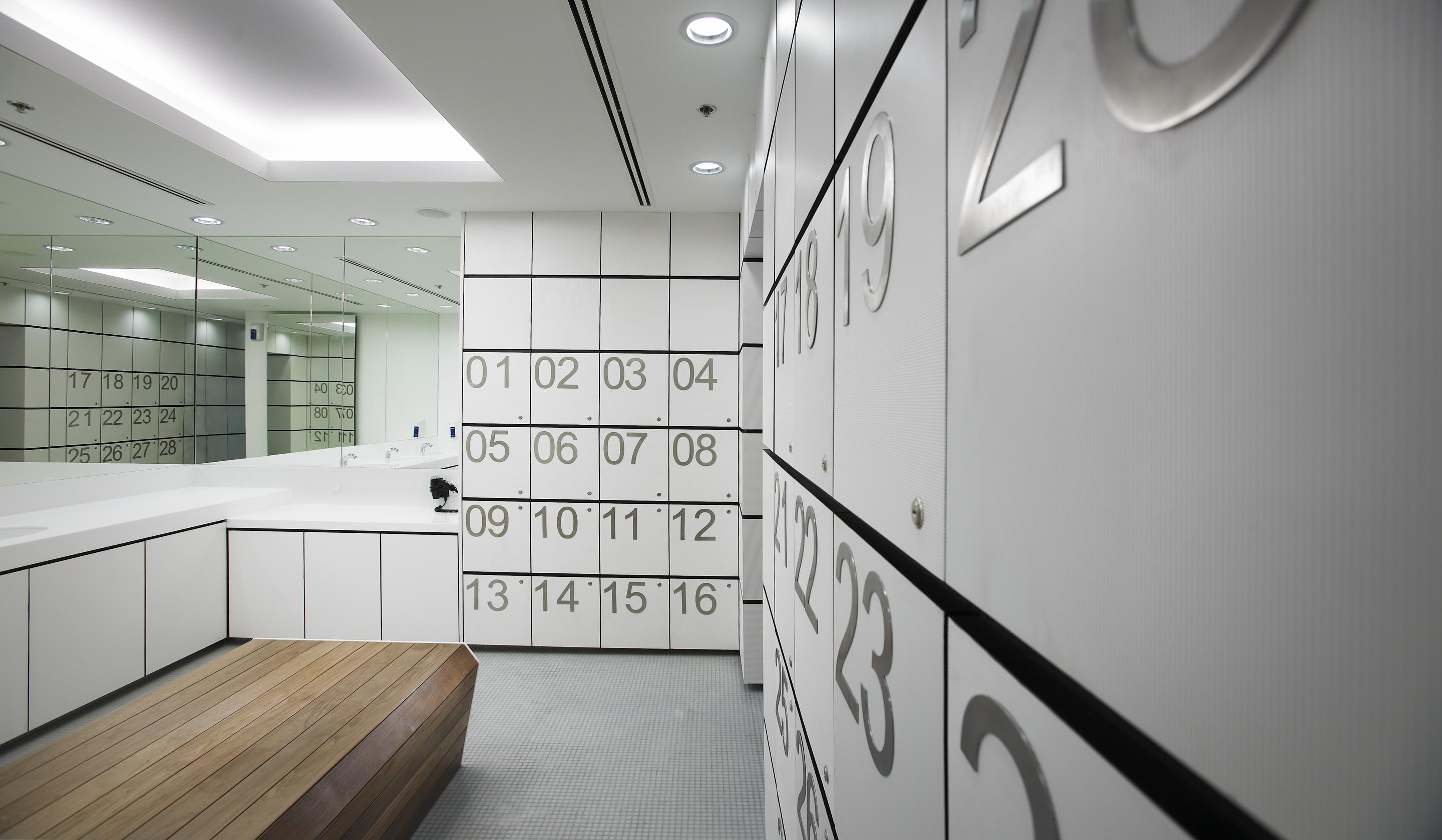 G Hotel Gurney George Town Exterior photo Locker room