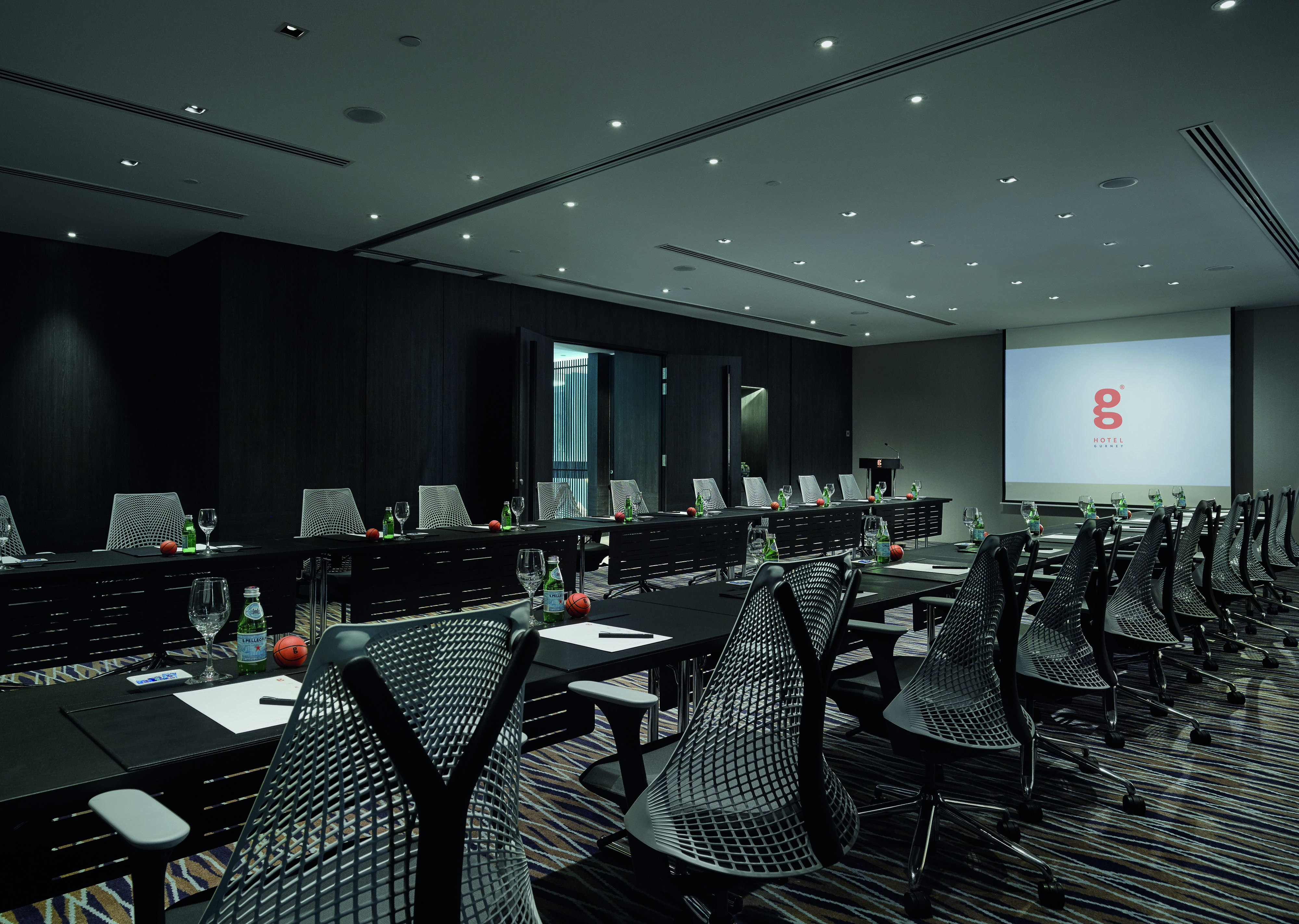 G Hotel Gurney George Town Exterior photo Meeting room at the hotel