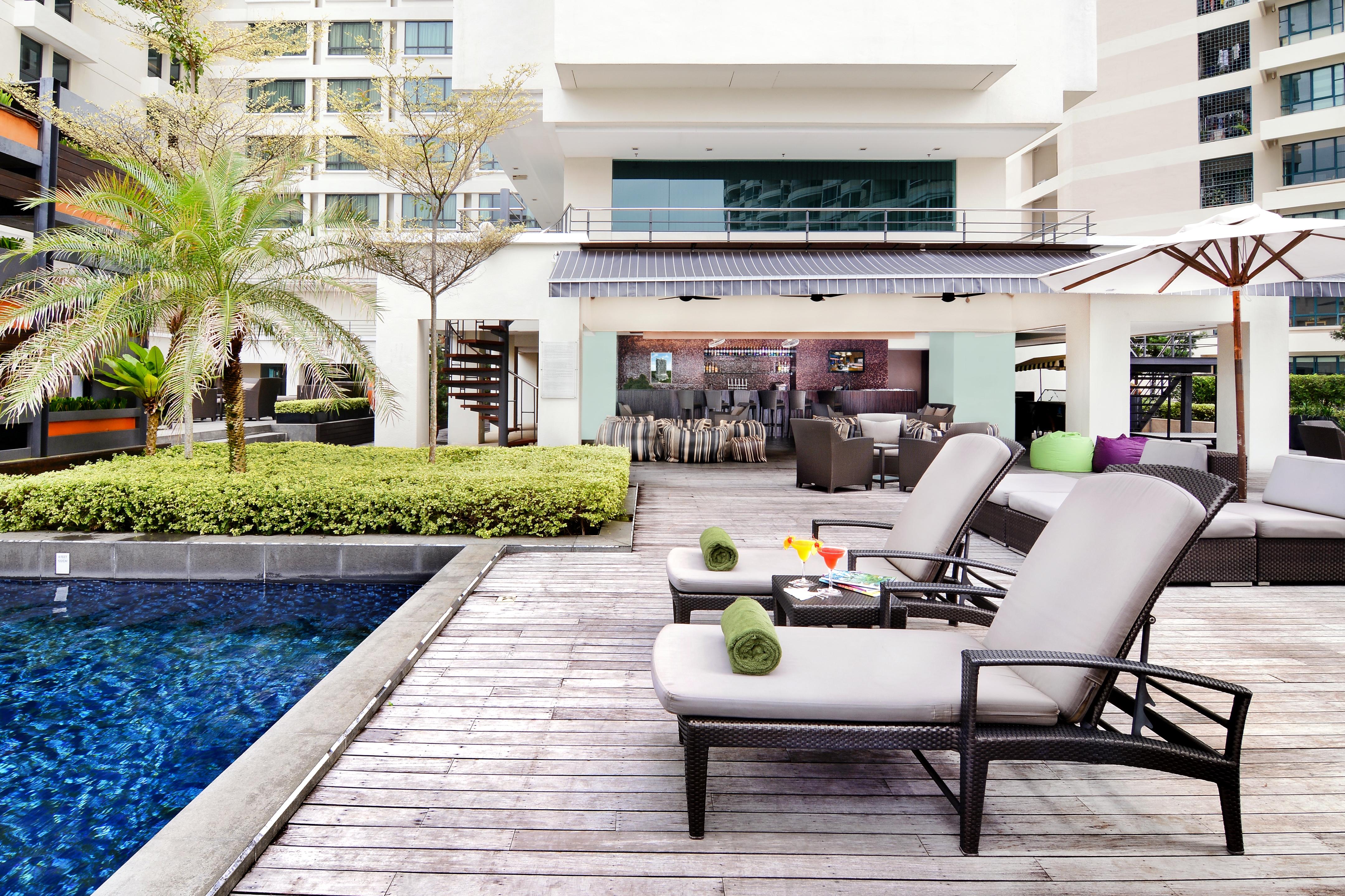 G Hotel Gurney George Town Exterior photo The pool at the hotel