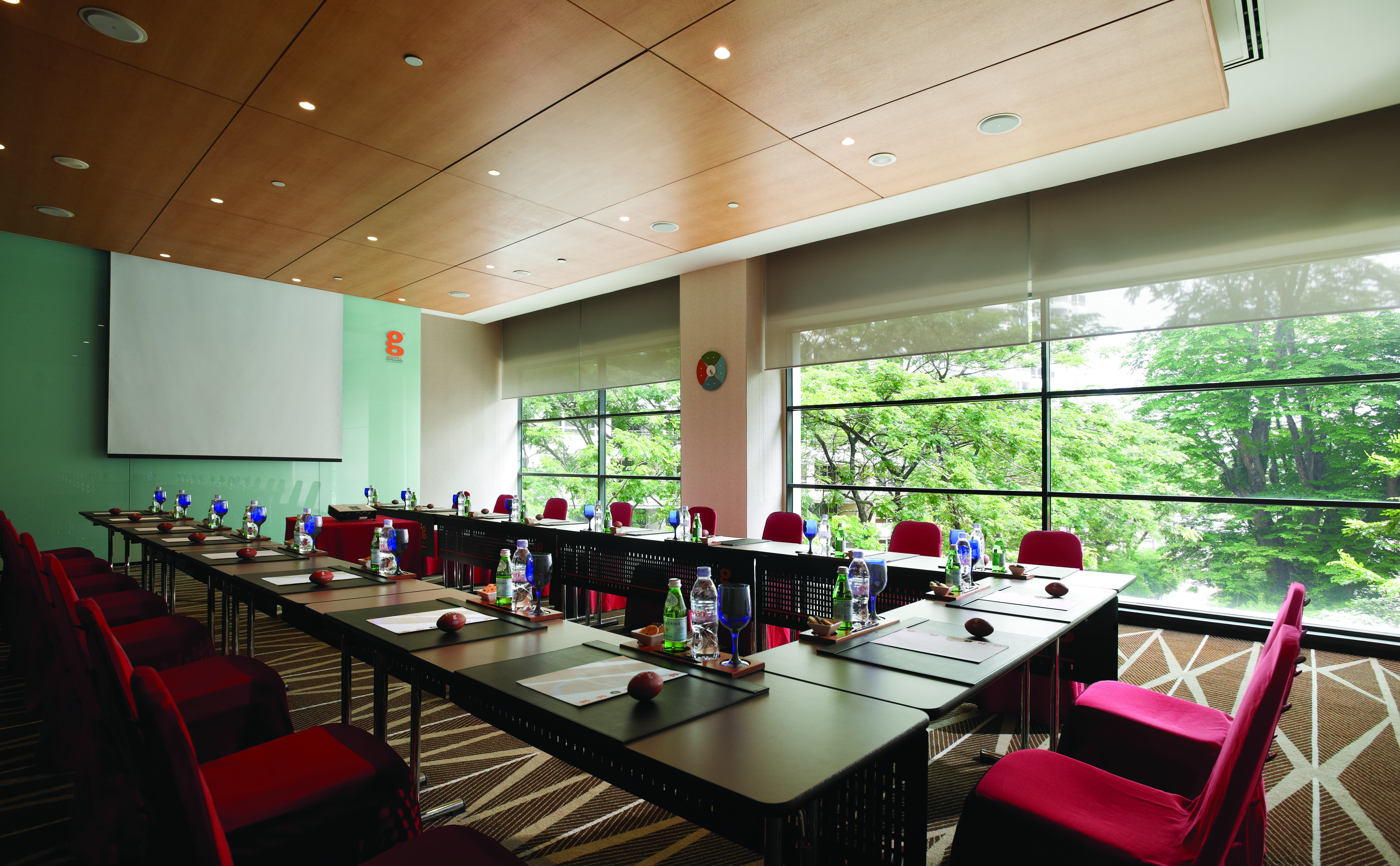 G Hotel Gurney George Town Exterior photo Meeting room